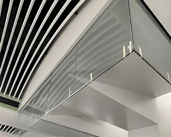 高台玻璃高台挡烟垂壁