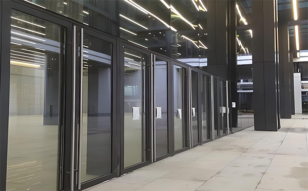 高台玻璃地弹门