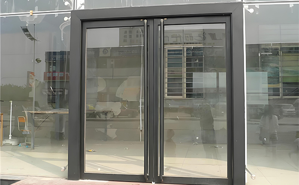 高台玻璃地弹门