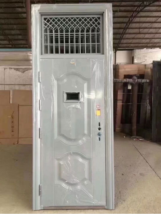 高台学校教室门