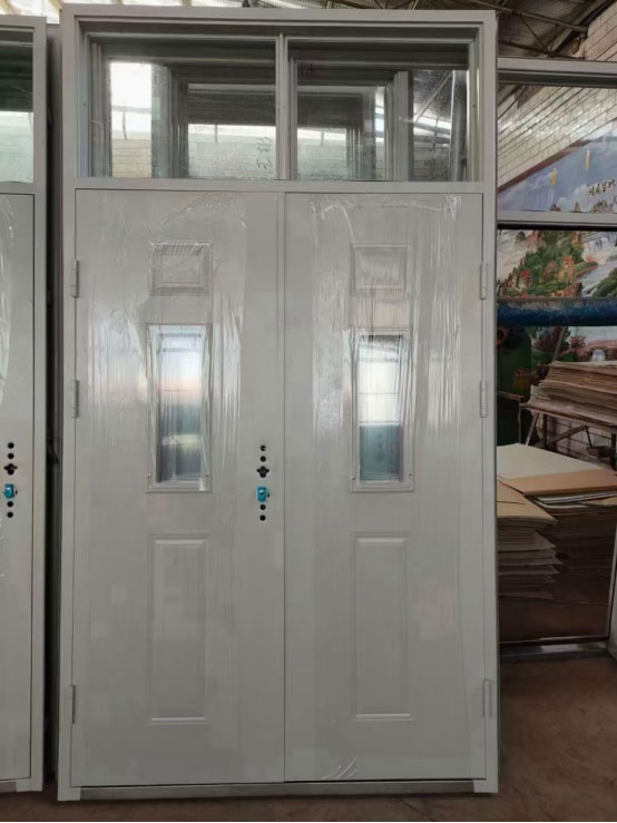 高台学校教室门