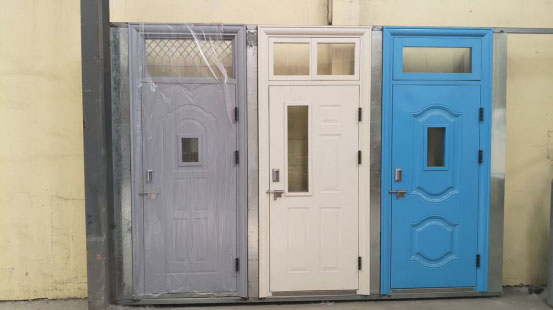 高台学校教室门